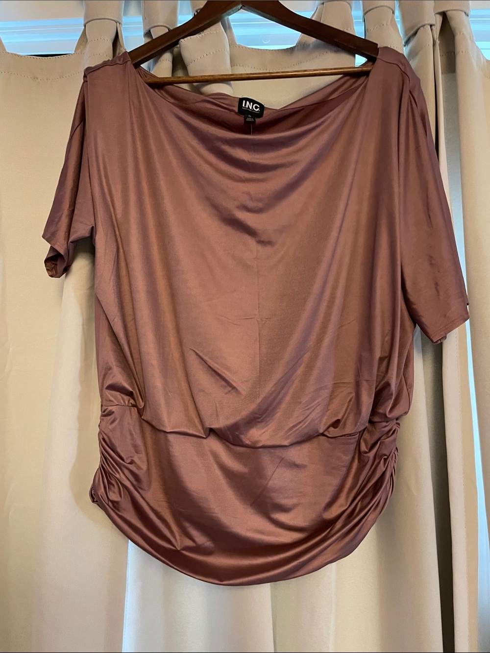 NWT. Dolman sleeve mauve too